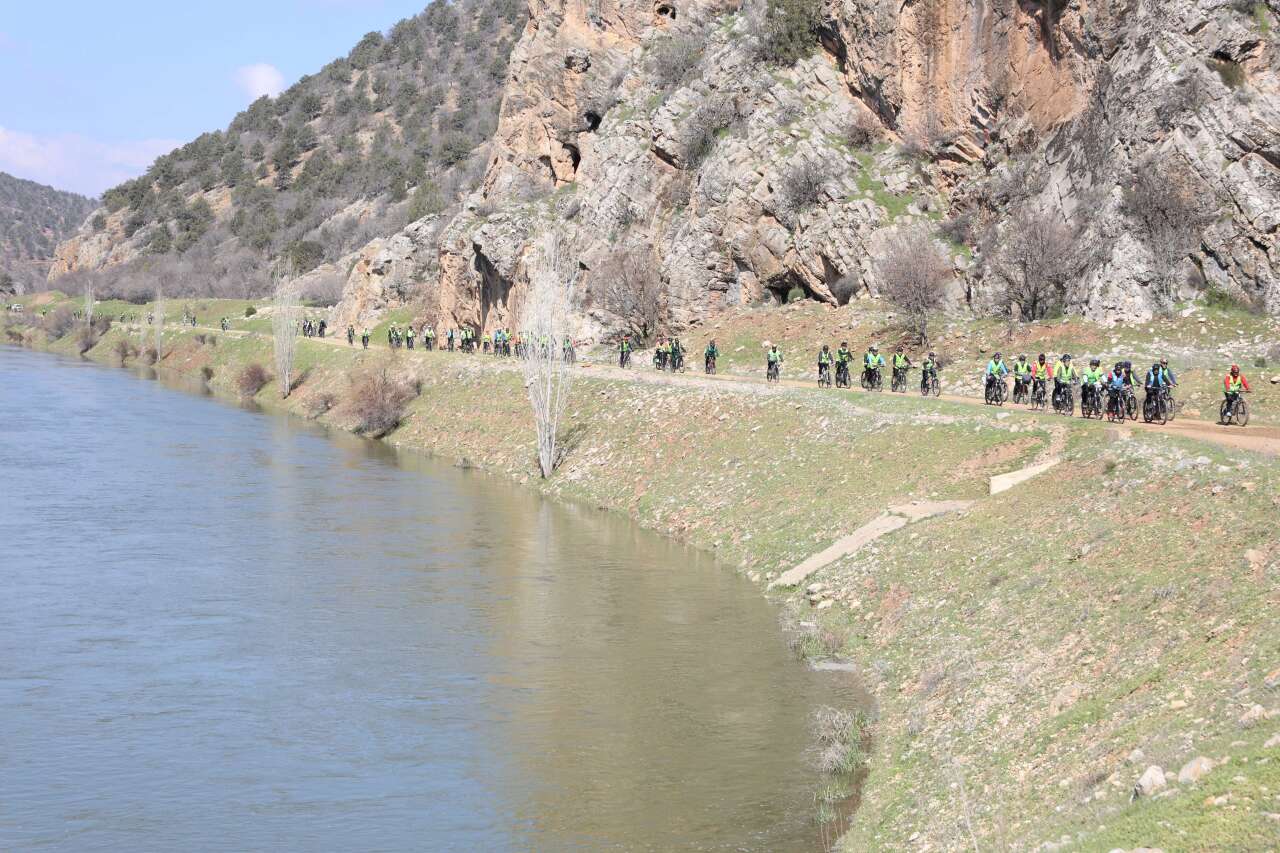 Konya’da bisikletçiler tarihe ve doğaya doğru pedal çevirdi 19